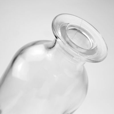 Glasfles voor gedistilleerde dranken met een aangepaste capaciteit Tequila Vodka Brandy Whisky Rum Gin Liquor 500ml/700ml/750ml