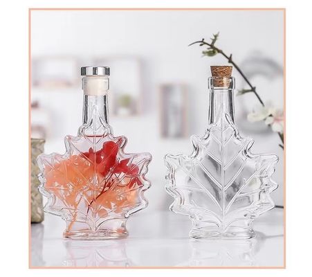 Persoonlijke kleur Industriële glazen drankfles met vorm van esdoornblad 50 ml 100 ml 250 ml