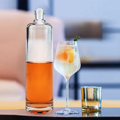 OEM/ODM Super Flint Material Glas Vodka Whisky Rum Spirits Fles met kurk schroefdeksel