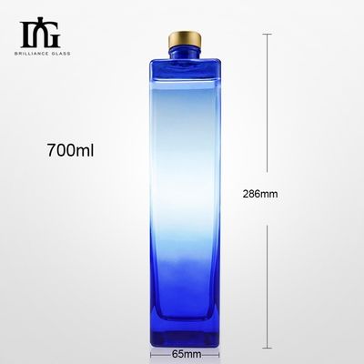 Op maat gemaakte 700 ml 750 ml geleidelijke verandering Blauwe vierkant glasfles met aluminium schroefdeksel
