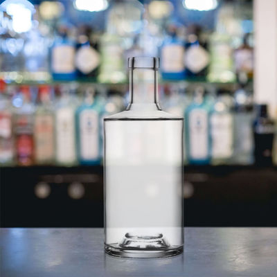 Glasflessen voor drank en wijn met een krimpkap in de vorm van een zegel met een schroefkap van 700 ml