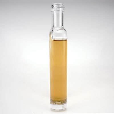 700 ml helder plat vierkant glas Vodka Whisky fles met schroefdop en gegraveerd logo