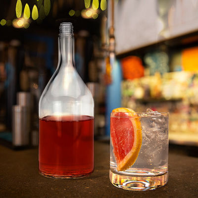 Vrij verkrijgbaar 750 ml 1000 ml 1750 ml vierkant glasfles met schroefdeksel Custom Spirits