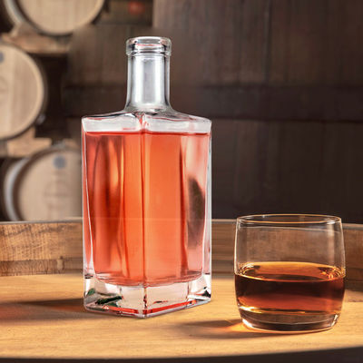 Aanvaardbaar OEM/ODM 700 ml vierkantvormige glazen fles voor Whisky Gin Vodka Spirit Choice