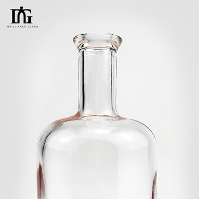 WISKY 750 ml heldere flintglasfles met klassiek rond ontwerp en glazen kraag