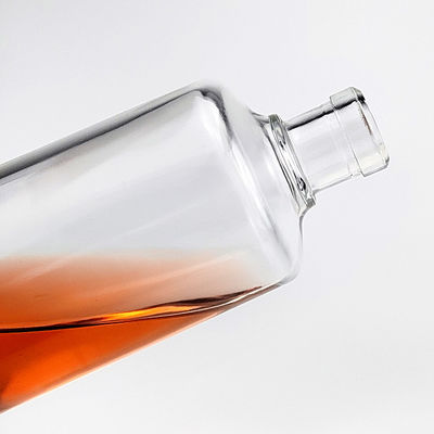 Gratis aangeboden 750 ml 700 ml populaire milieuvriendelijke glazen fles voor rum gin