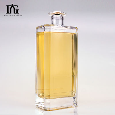 500 ml/700 ml/750 ml VODKA glasfles met unieke vierkantvorm en bergbodemontwerp