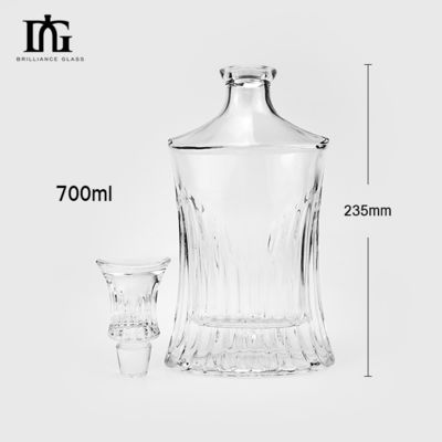Materiaal van de halsband 700 ml Crystal Whiskey Decanter Custom Logo voor drankjes en dranken