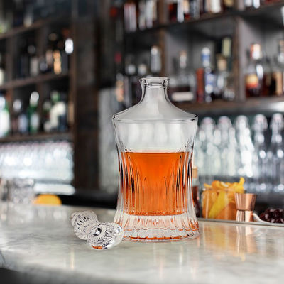 Materiaal van de halsband 700 ml Crystal Whiskey Decanter Custom Logo voor drankjes en dranken