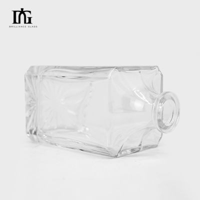 Op maat gemaakte glazen decanter voor whiskey wijn 500 ml 700 ml 750 ml fleskraag materiaal