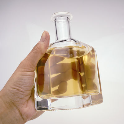 Op maat gemaakte vierkante glasflessen voor whisky 5CL 500ML 750ML Frosted Vial Basismateriaal glas