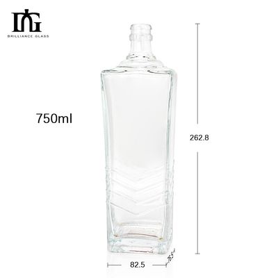 Op maat gemaakte 700 ml heldere glasfles voor alcoholische dranken Industrieel volume 700 ml