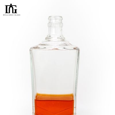 Op maat gemaakte 700 ml heldere glasfles voor alcoholische dranken Industrieel volume 700 ml