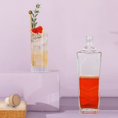 Op maat gemaakte 700 ml heldere glasfles voor alcoholische dranken Industrieel volume 700 ml