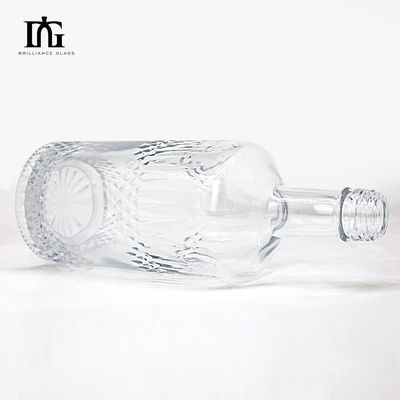 Duidelijke vierkant klassieke lege glazen fles voor eindlikeren en dranken