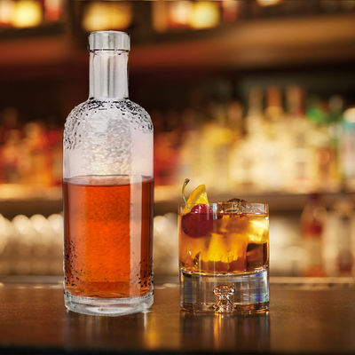 750 ml/700 ml glazen fles voor wodka gin rum whisky geleverd door acceptatie van aangepast logo