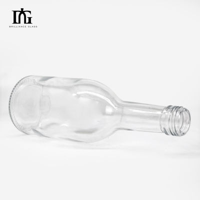 Vrije steekproef aanvaardbaar OEM/ODM 750 ml glazen wijnfles met ontwerp en kurkstop