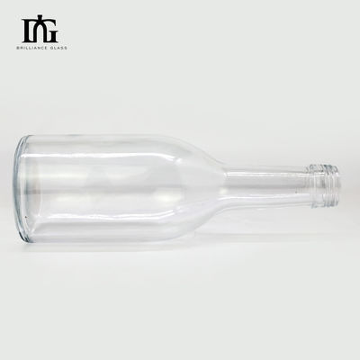 Vrije steekproef aanvaardbaar OEM/ODM 750 ml glazen wijnfles met ontwerp en kurkstop