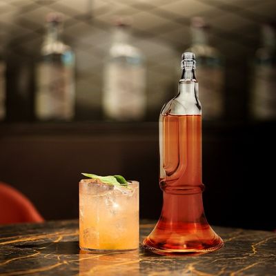 Op maat gemaakte glazen kraag materiaal glazen drankflessen voor gins 500 ml 700 ml loodvrij