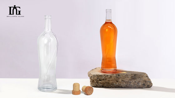750 ml glazen wijnfles voor gedistilleerde dranken Whisky kraag Materiaal glas dop type kurk schroef beide