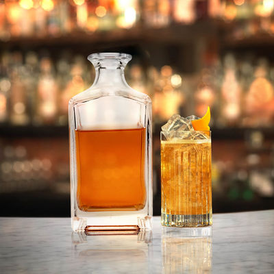 500 ml/700 ml/750 ml/1000 ml glazen whiskyfles met vierkant ontwerp