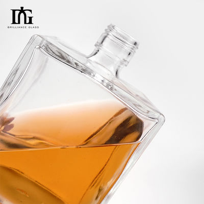 Doorzichtige vierkant glasfles 500 ml 700 ml voor het einde Whiskey Gin Rum Logo Acceptabel