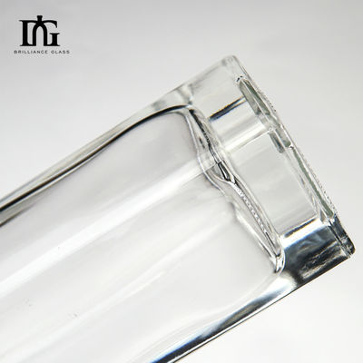 500 ml/700 ml/750 ml Capaciteit Glaskraag Materiaal Vierkante fles voor Whisky Brandy Gin