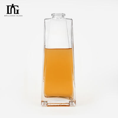 Op maat gemaakt uniek ontwerp 500 ml fles gegraveerde driehoek tequila glazen fles met deksel