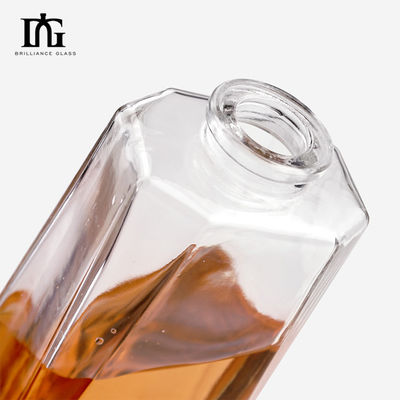 Op maat gemaakt uniek ontwerp 500 ml fles gegraveerde driehoek tequila glazen fles met deksel