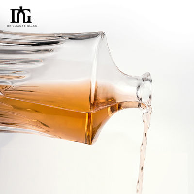 Gepersonaliseerd logo 700 ml Whisky Bourbon Gin Fles met fancy wijn glasfles ontwerp