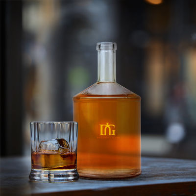 700 ml OEM/ODM Acceptabel Hotsale Vodka Brandy Gekoelde wijn Glasflessen met kurk