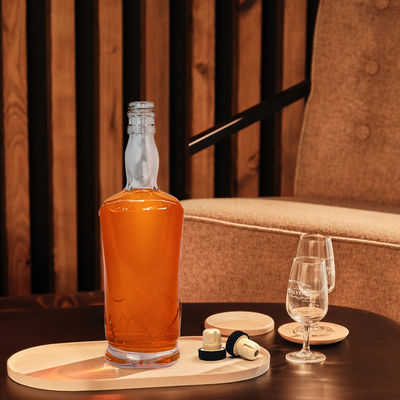 Capaciteit 500 ml Super Flint Glass Liquor Spirit Flasjes met T Cork voor Vodka Whiskey