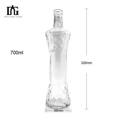 Duidelijke lege brandy whisky rum gin drank wijn glas drank flessen met kurk