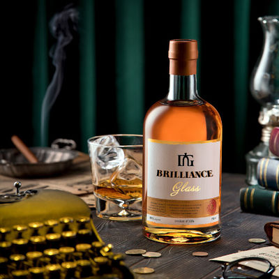 Custom 350 ml 500 ml Vodka Whisky Liquor Gin Rum Brandy 700 ml Spirit Glasfles met Warm Stamping