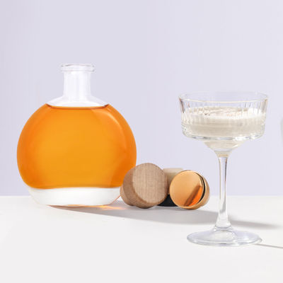 500 ml gegraveerde glazen fles voor eindrum gin en brandy in unieke vorm