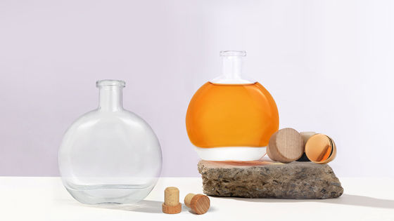 500 ml gegraveerde glazen fles voor eindrum gin en brandy in unieke vorm