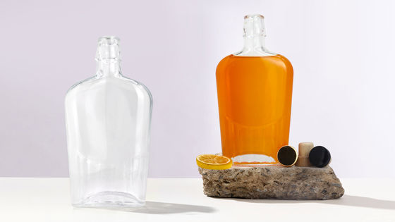 750 ml/1000 ml glazen fles voor gedistilleerde dranken Whisky Rum Gin Tequila Brandy Gravureerde kurkstop