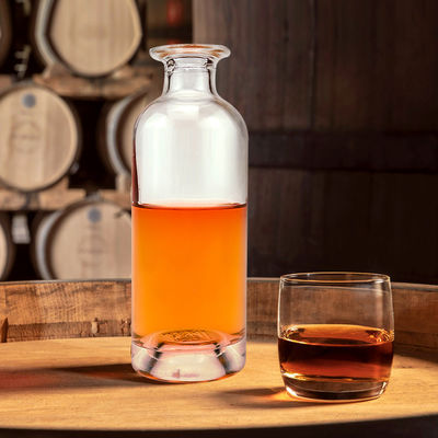 Op maat gemaakte gespleten compartimenten Glasfles voor Whiskey Rum Tequila Vodka Gin Brandy 200ml 300ml 500ml 700ml